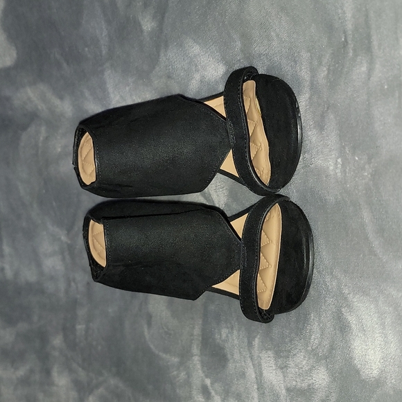 ❤️🔥👠❤️🔥 Rogue Assymetrical Black Slip On Heel Size: 7.5M👠❤️🔥👠 - Picture 7 of 7